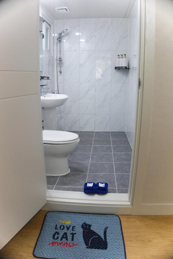 G-Star Guesthouse Seoul Bagian luar foto
