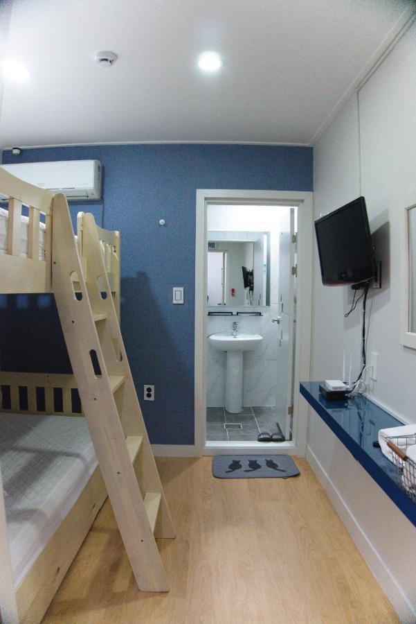 G-Star Guesthouse Seoul Bagian luar foto